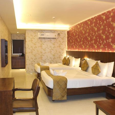 Hotel Madhuban Silvassa Buitenkant foto