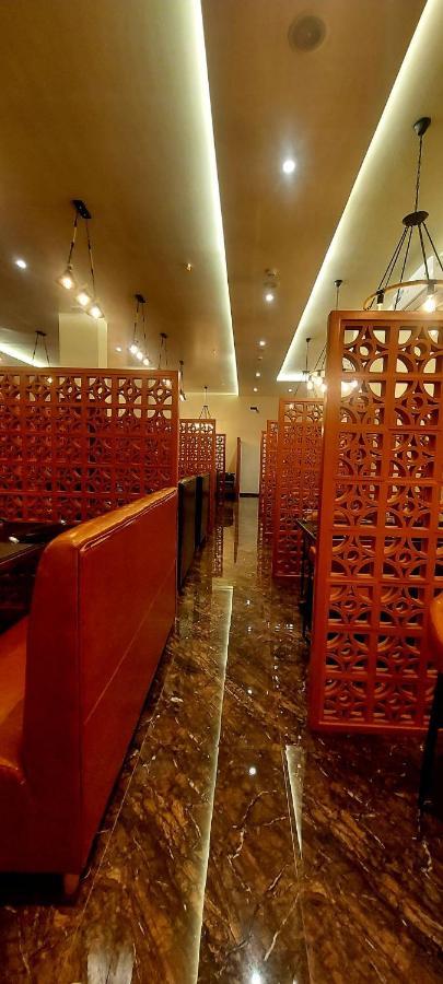 Hotel Madhuban Silvassa Buitenkant foto