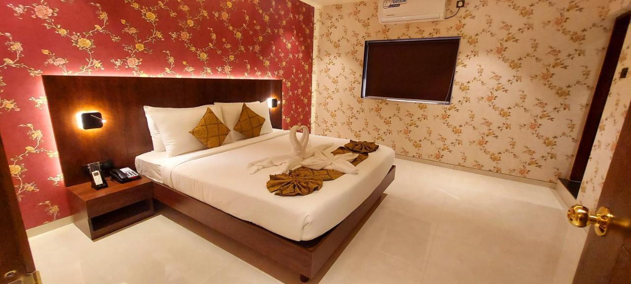 Hotel Madhuban Silvassa Buitenkant foto