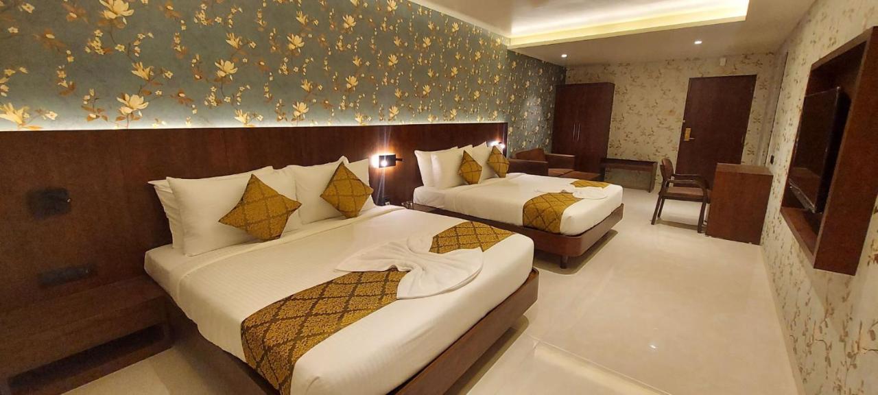 Hotel Madhuban Silvassa Buitenkant foto