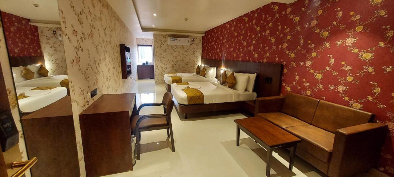 Hotel Madhuban Silvassa Buitenkant foto