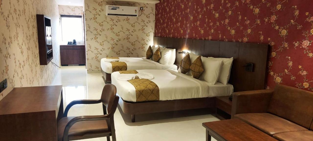 Hotel Madhuban Silvassa Buitenkant foto