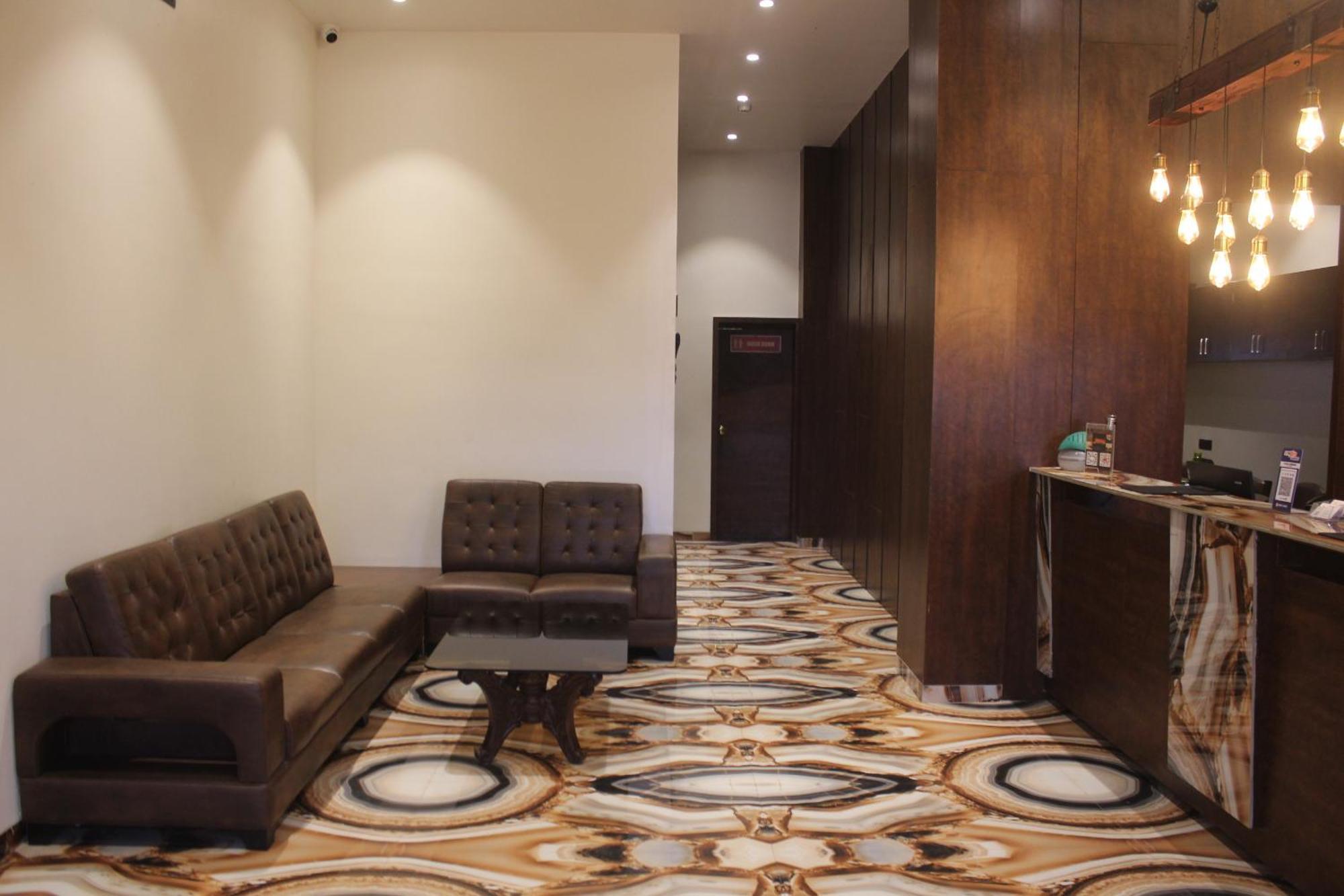 Hotel Madhuban Silvassa Buitenkant foto